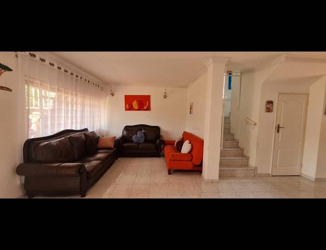 3 BEDROOM TOWNHOUSE FOR SALE IN BEDFORD GARDENS